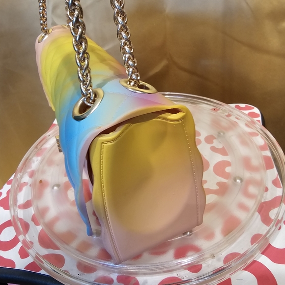 B Ombr​é Quilted Convertible Clutch Summer-y,fun, jelly,rainbow light  cute NWT - Picture 15 of 15